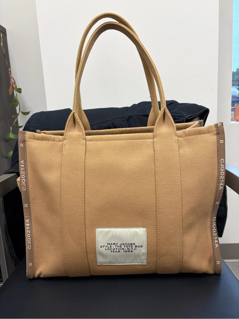 Marc Jacobs The Jacquard Large Tote in Camel
